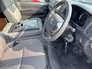 Toyota HiAce 2021 White