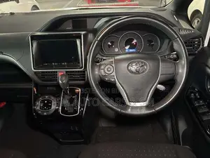 Toyota Noah 2.0 Front Wheel Drive (8 Seater) 2021 Pearl