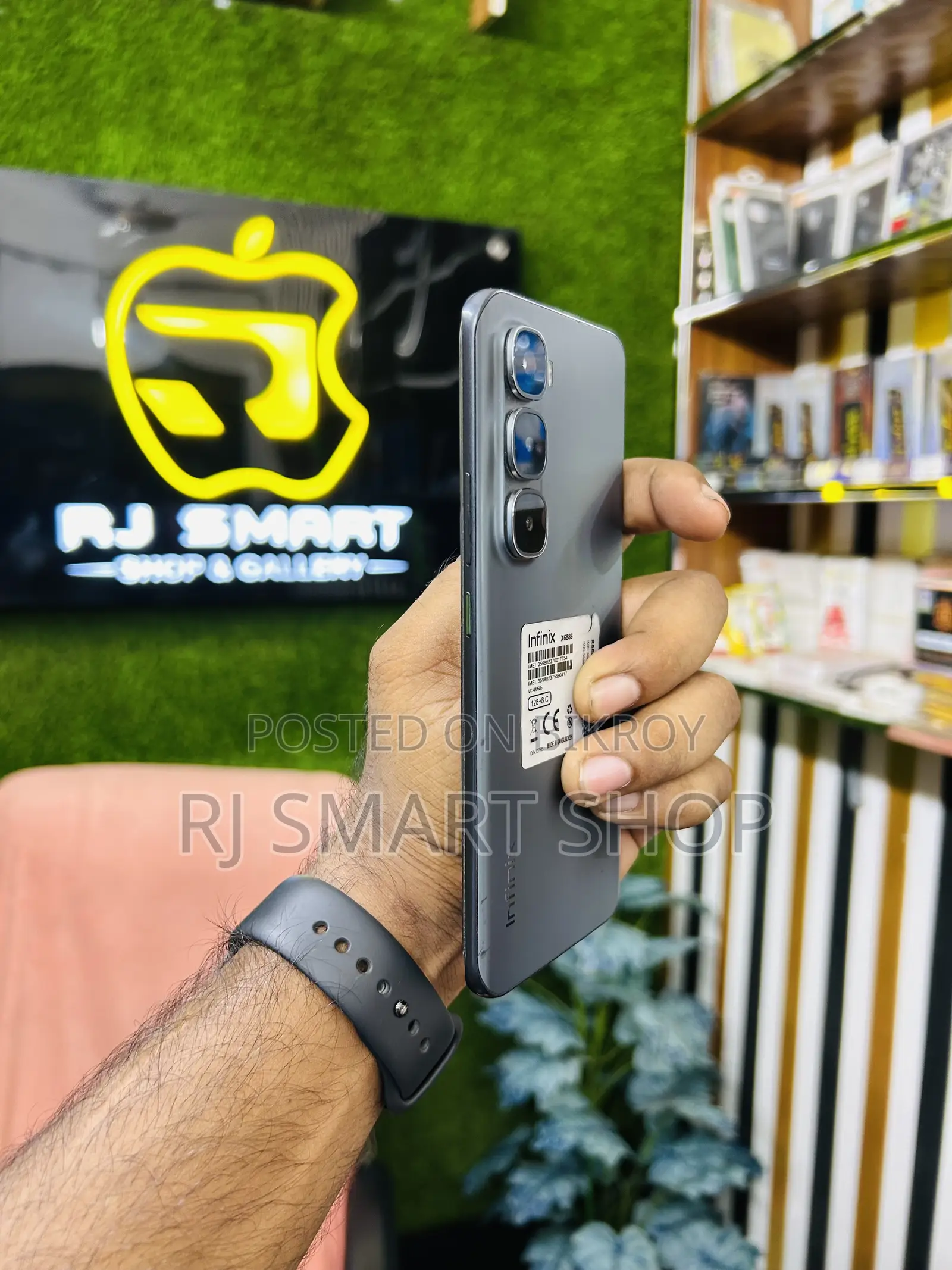 ইনফিনিক্স হট ৬০ প্রো+ ১২৮ জিবি কালো