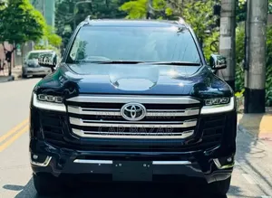 Toyota Land Cruiser 3.3 Diesel 4WD 2022 Blue