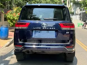 Toyota Land Cruiser 3.3 Diesel 4WD 2022 Blue