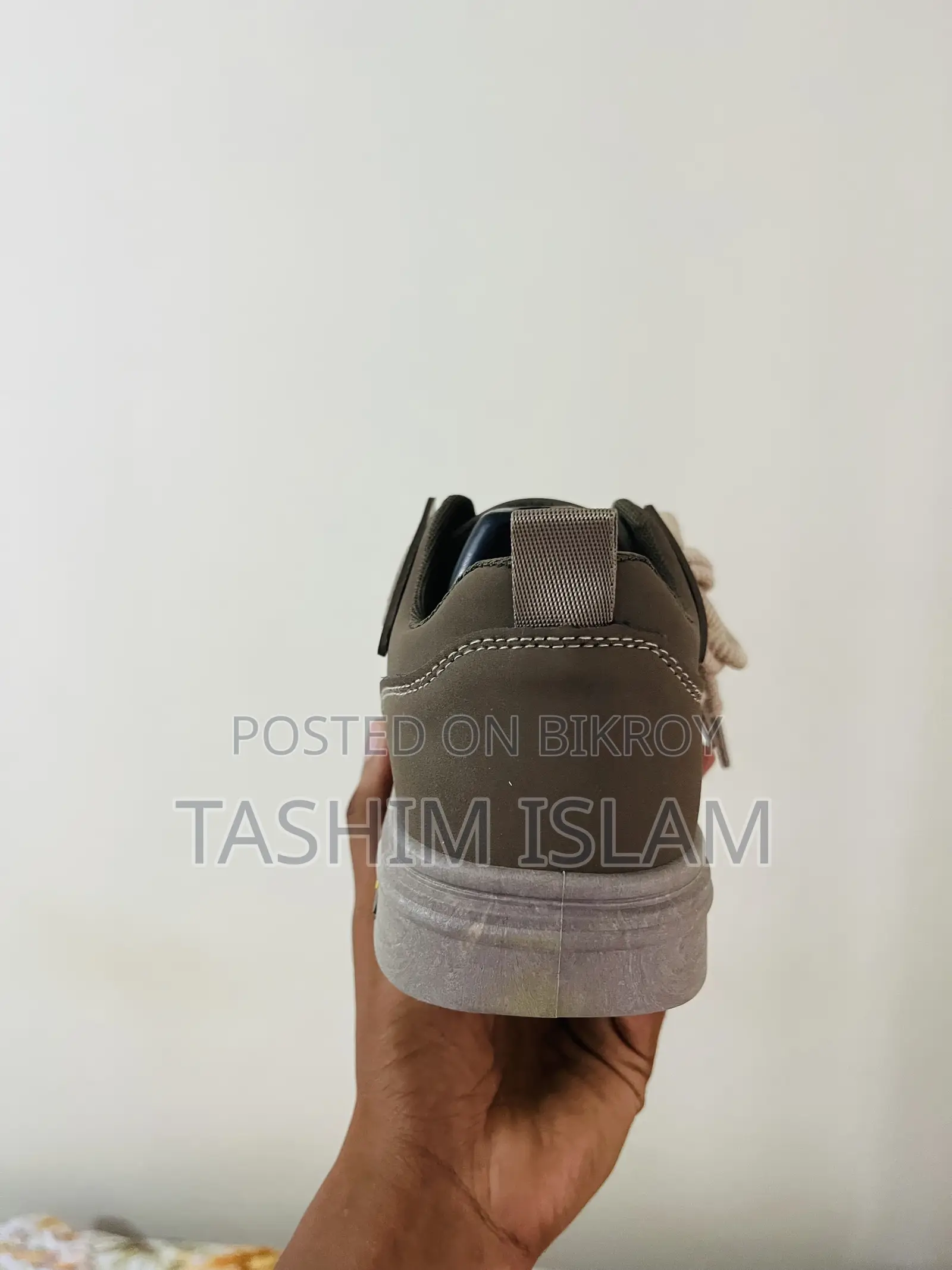 Men's Low Top Premium Shoe
