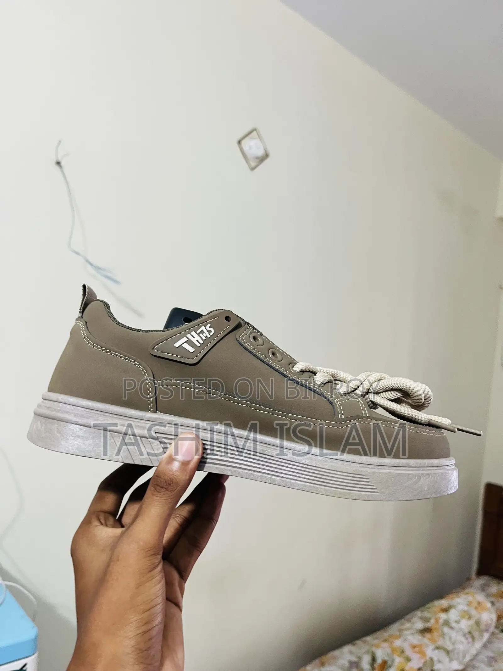 Men's Low Top Premium Shoe