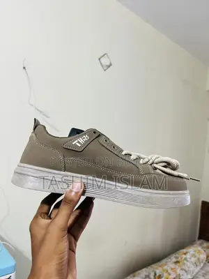 Men's Low Top Premium Shoe