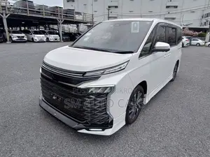 Toyota Voxy Hybrid S-Z 2WD 7-Seater 2023 Pearl