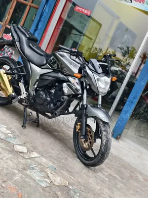 সুজুকি জিক্সার মনোটোন ২০১৬ গ্রে
