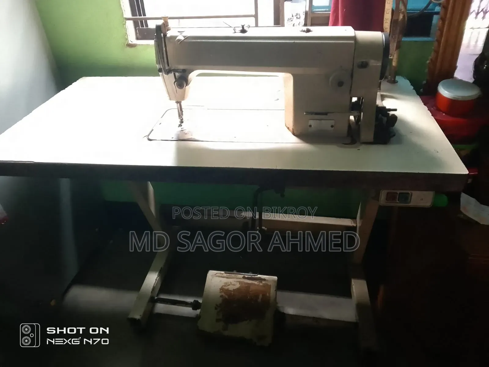Electric sewing machine for urgent sale.