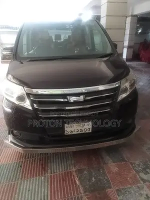 Toyota Noah 1.8 FWD Hybrid (7 seater) 2015 Purple