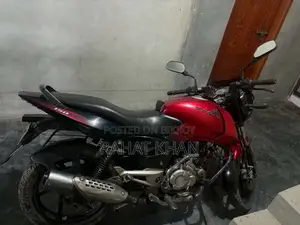 Bajaj Pulsar 150 2017 Red