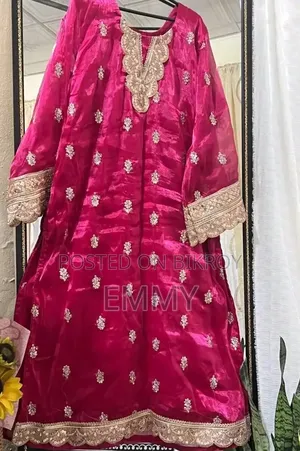 ড্রেস বিক্রির জন্য