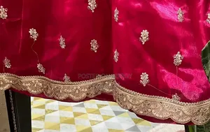 ড্রেস বিক্রির জন্য