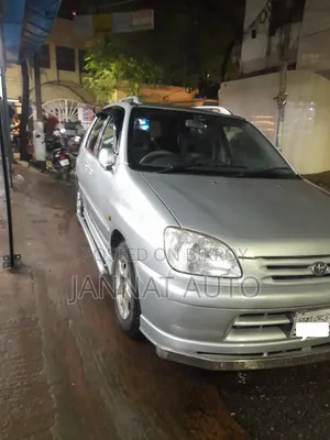 Toyota Raum 2003 Silver