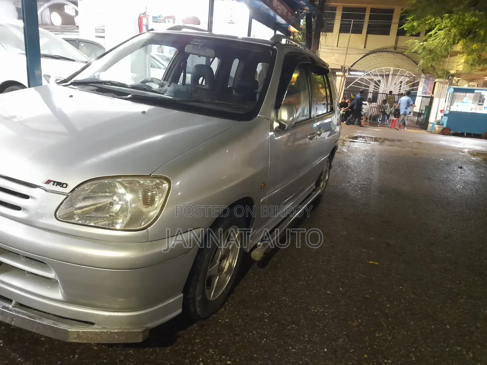 Toyota Raum 2003 Silver