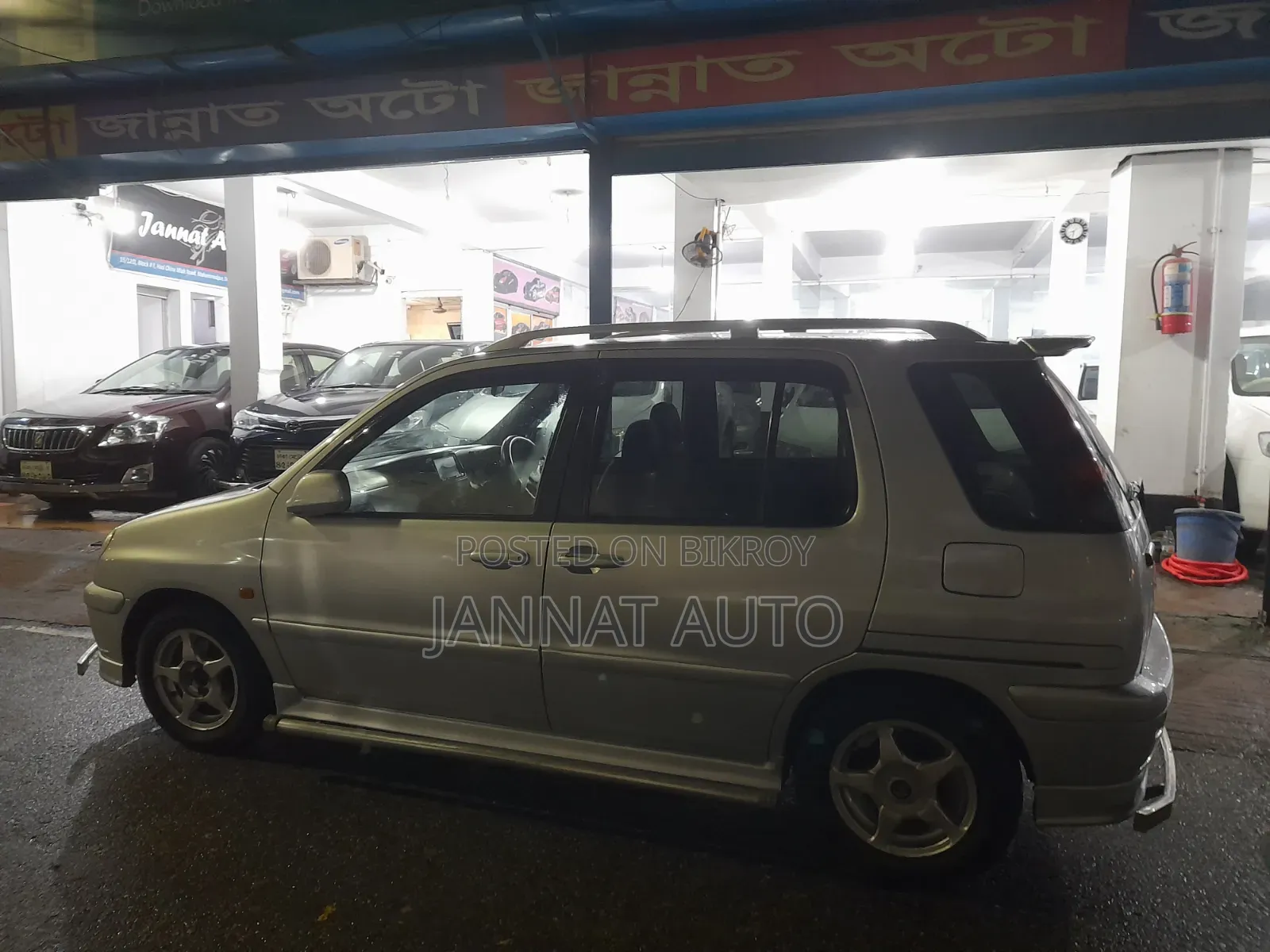 Toyota Raum 2003 Silver