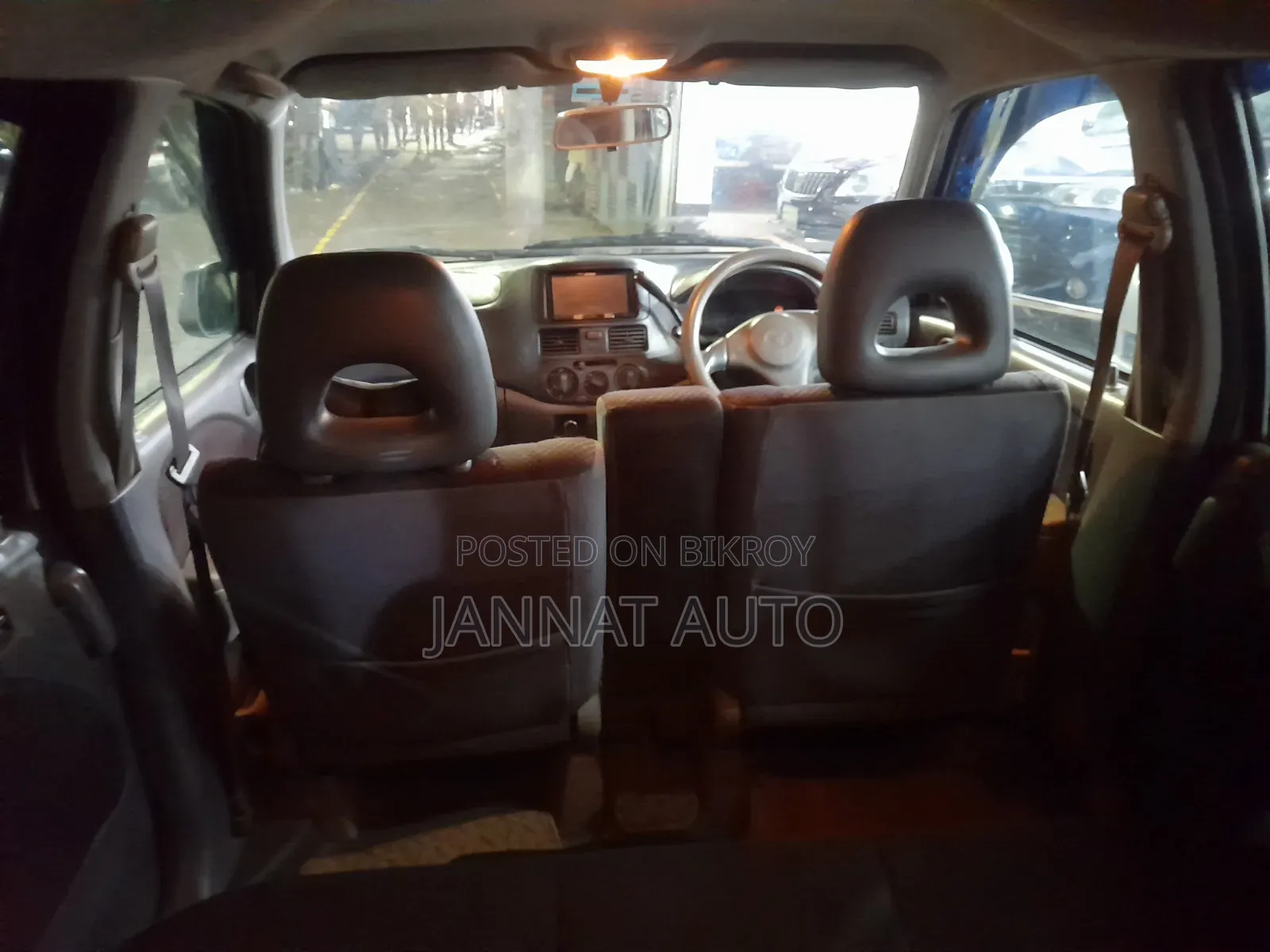 Toyota Raum 2003 Silver