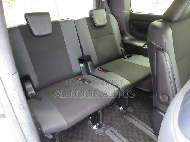 Toyota Noah 1.8 Front Wheel Drive Hybrid (7 seater) 2021 Pearl