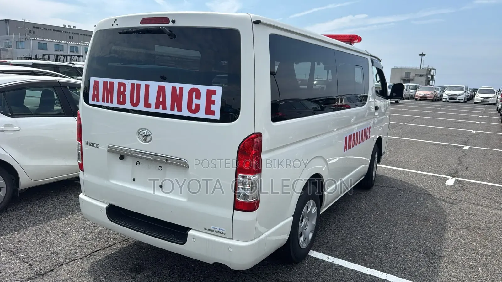 Toyota HiAce 2021 White