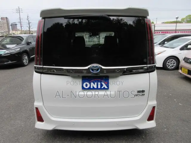 Toyota Noah 1.8 Front Wheel Drive Hybrid (7 seater) 2021 Pearl
