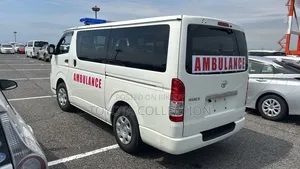 Toyota HiAce 2021 White