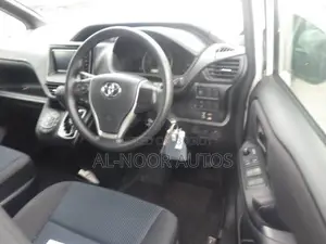 Toyota Noah 2021 Pearl