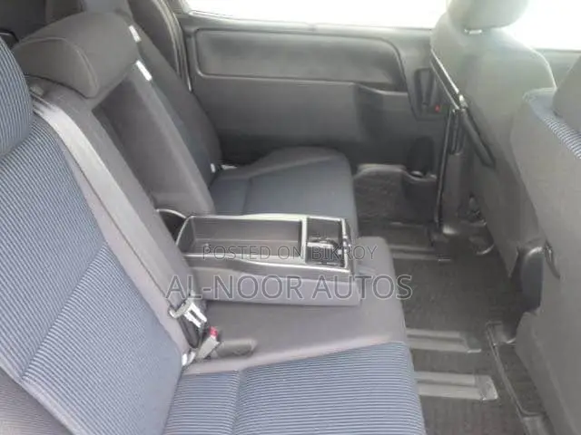 Toyota Noah 2021 Pearl
