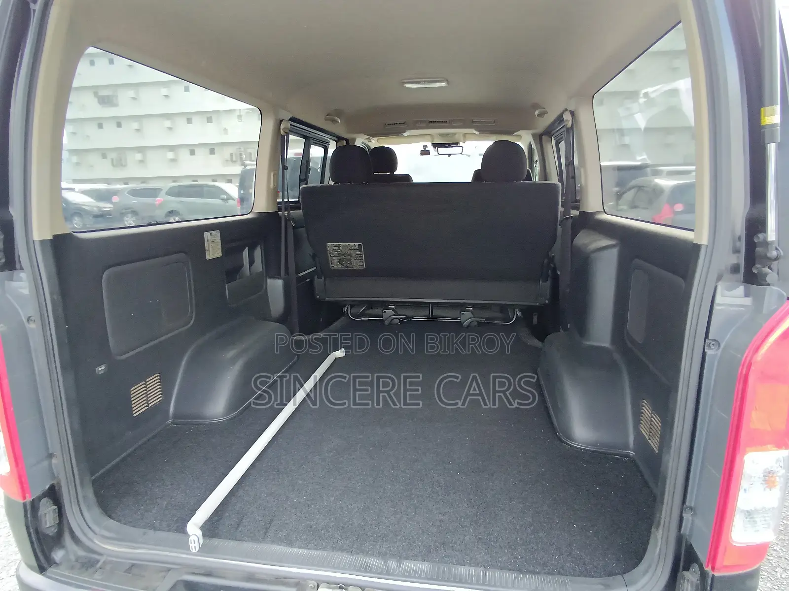 Toyota HiAce 2022 Black