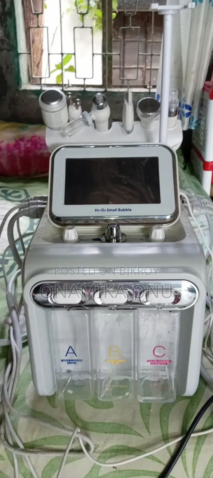 Hydra Facial Machine 7 in 1