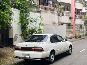 Toyota Corolla 1993 White