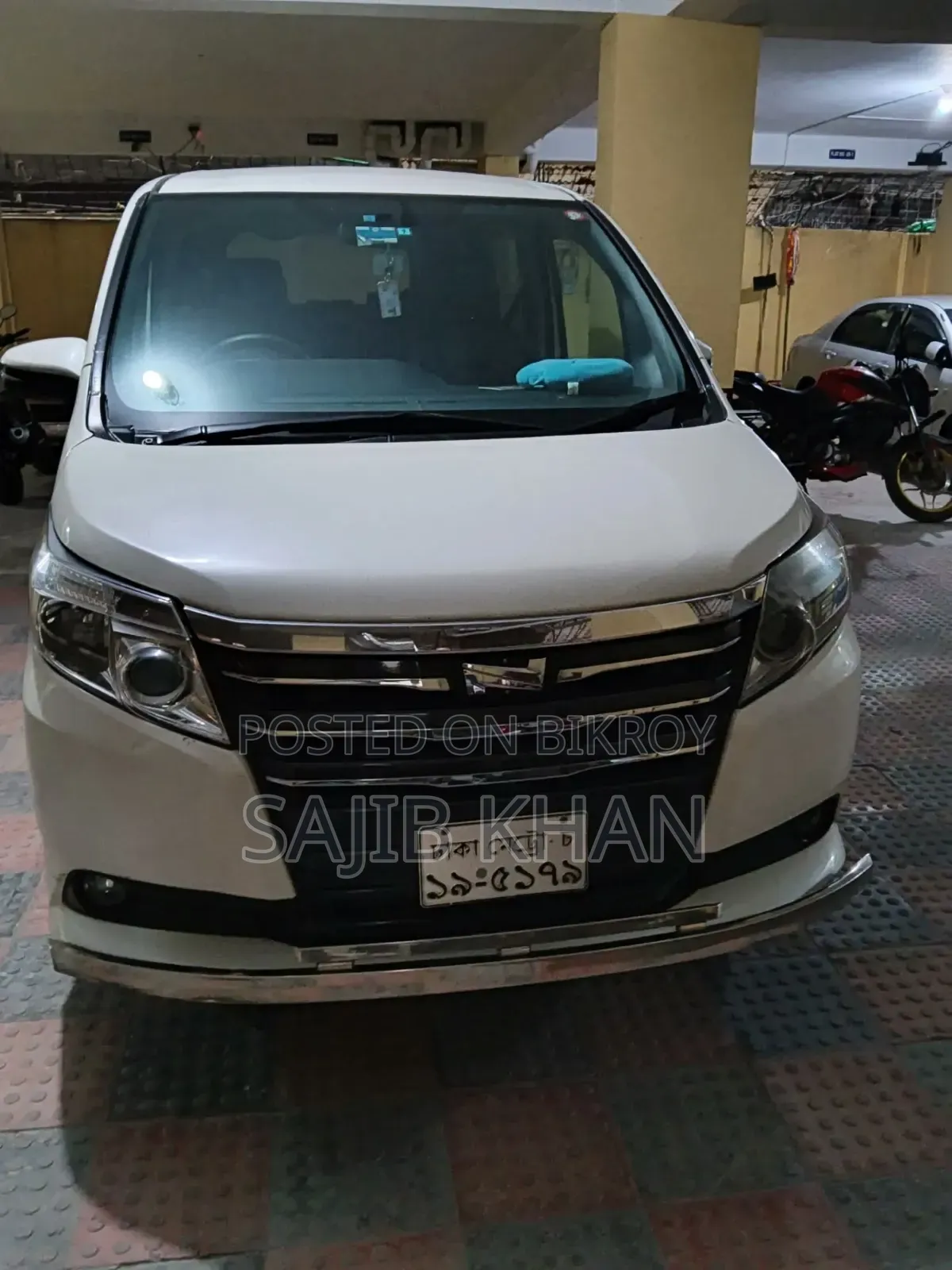 Toyota Noah 2014 White
