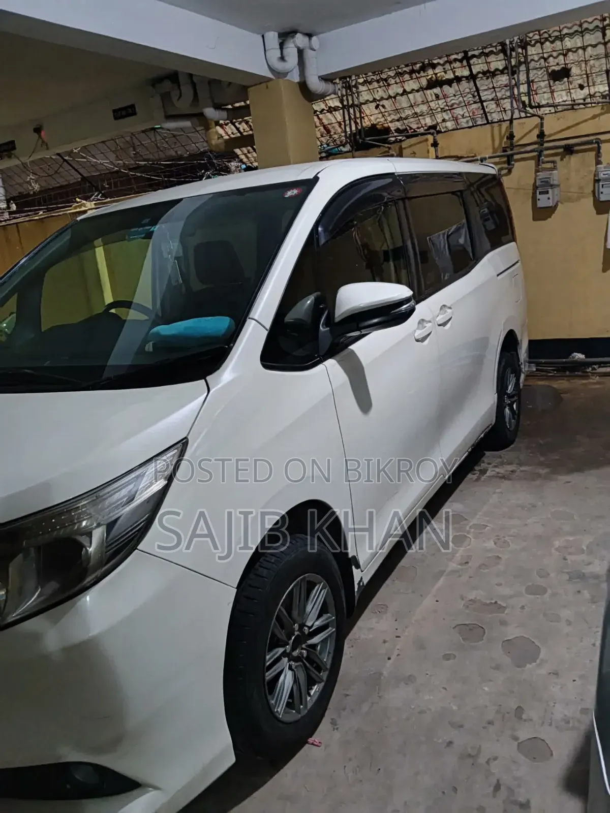 Toyota Noah 2014 White