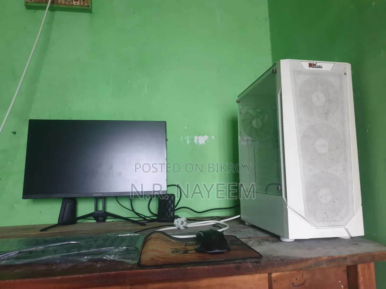 Desktop Computer MSI 8GB AMD Ryzen 5 SSD 256GB