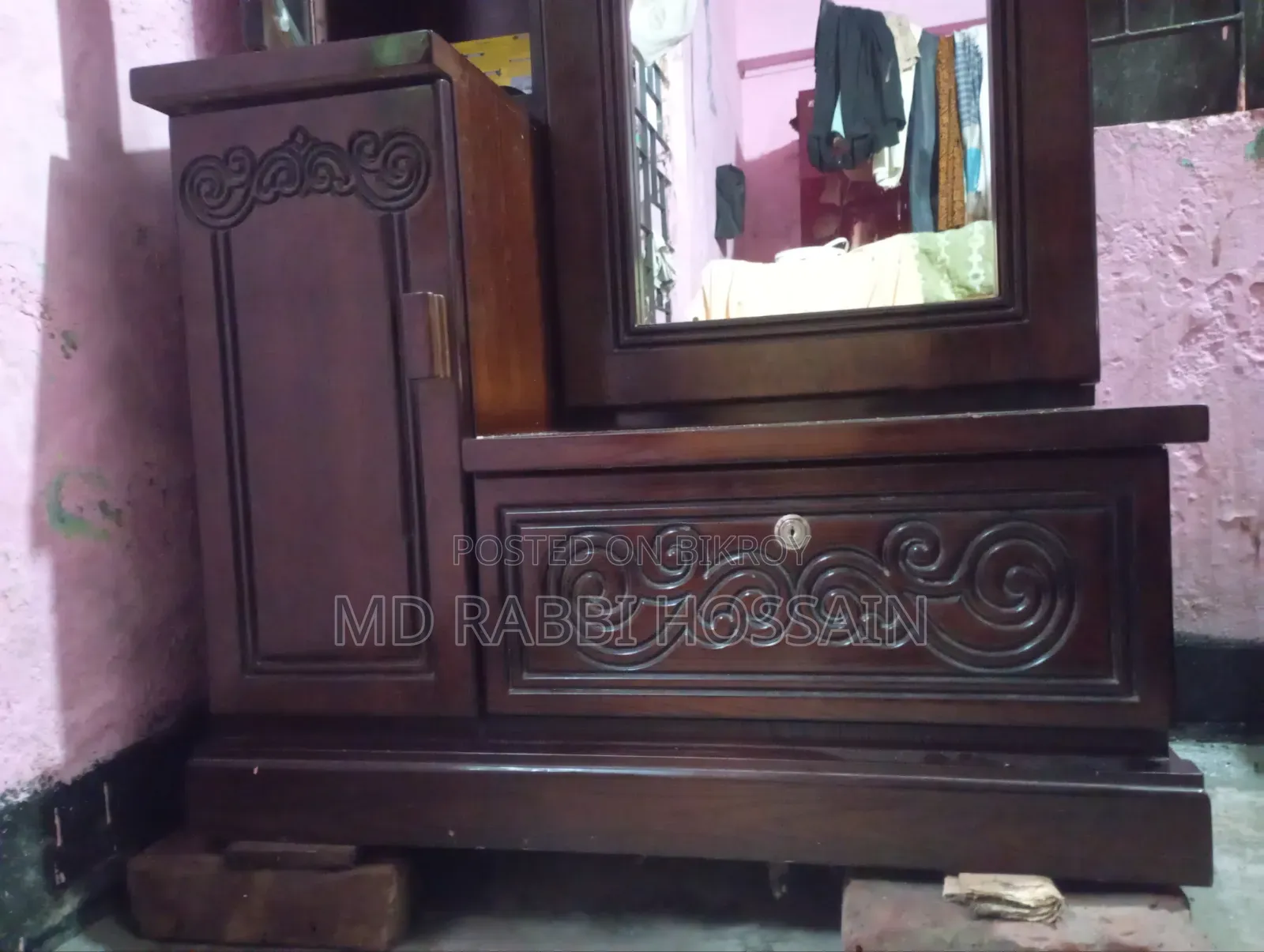 জরূরী টাকা দরকার তাই বিক্রি করতে চাচ্ছি।