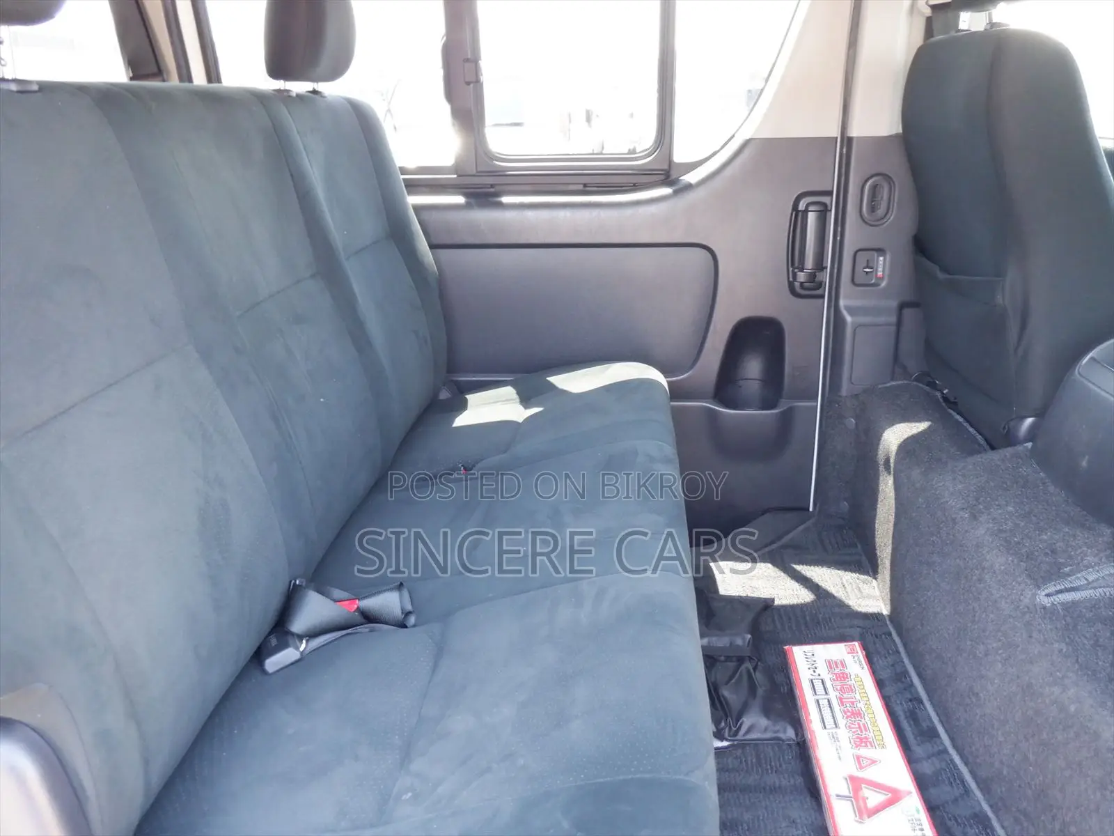 Toyota HiAce 2021 White