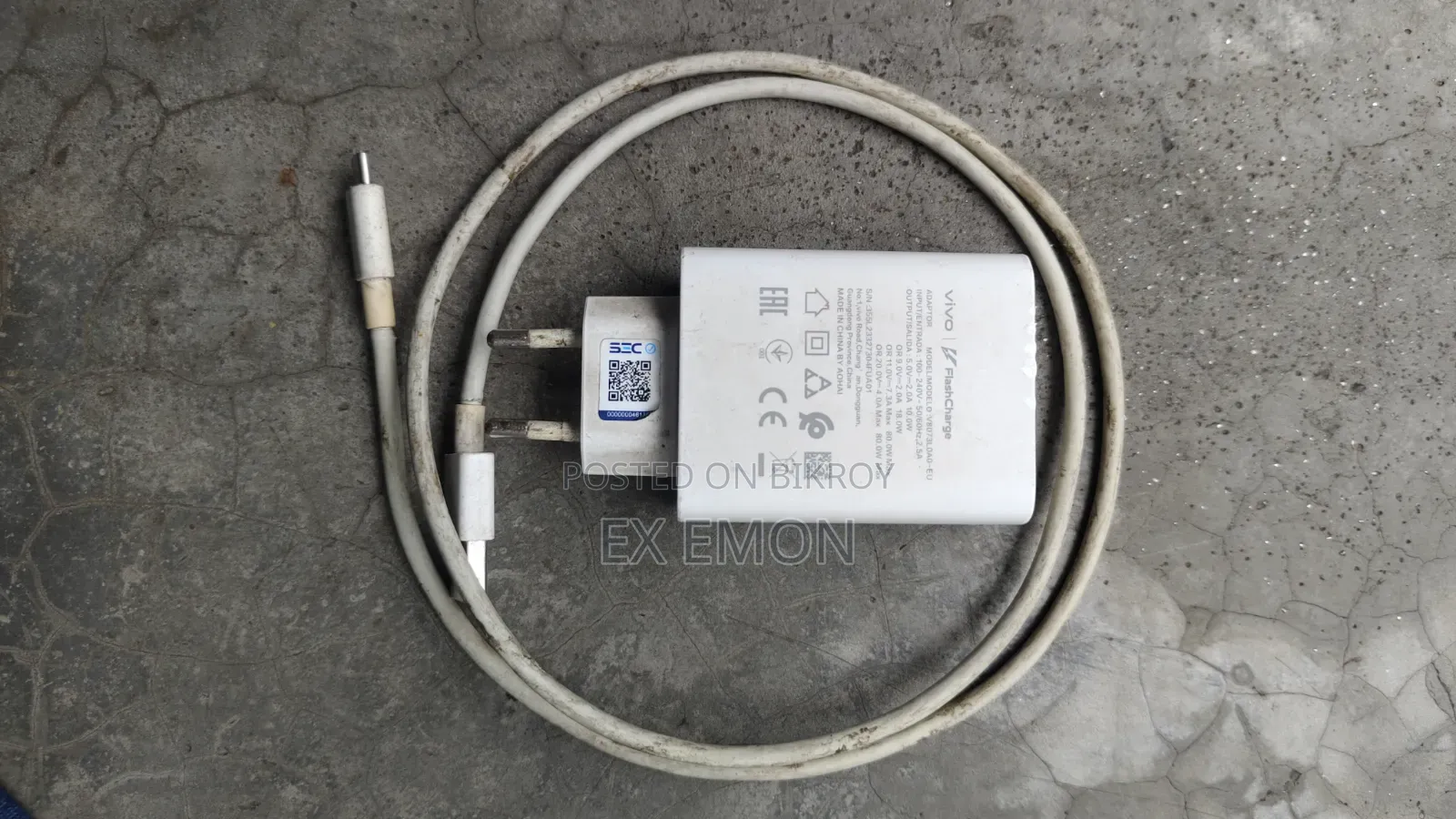 Vivo V29 Charger, absolutely original, no problems with the charger