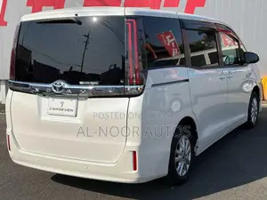 Toyota Noah 2.0 AWD (8 Seater) 2021 Pearl