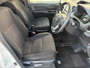 Toyota Noah 2.0 AWD (8 Seater) 2021 Pearl