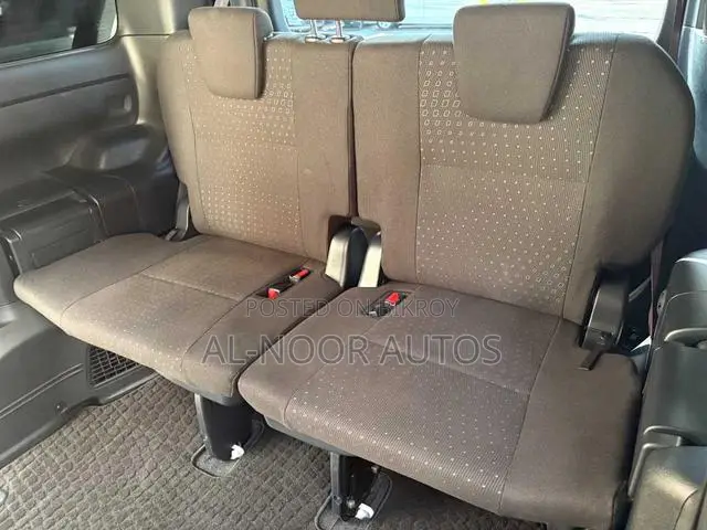 Toyota Noah 2.0 AWD (8 Seater) 2021 Pearl