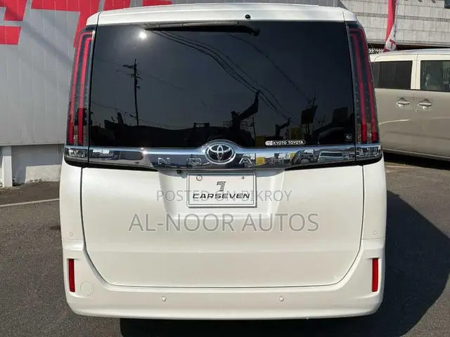 Toyota Noah 2.0 AWD (8 Seater) 2021 Pearl