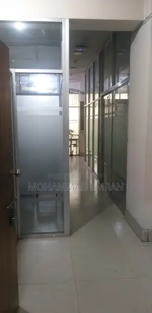 কমার্শিয়াল স্পেস বিক্রির জন্য – মেরুল বাড্ডা, ব্র্যাক ইউনিভার্সিটির পাশে
