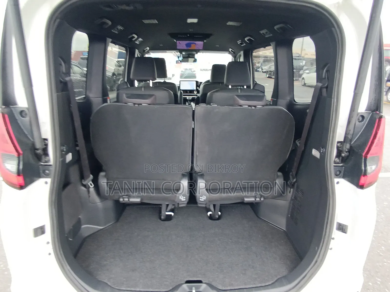Toyota Noah 2024 Pearl