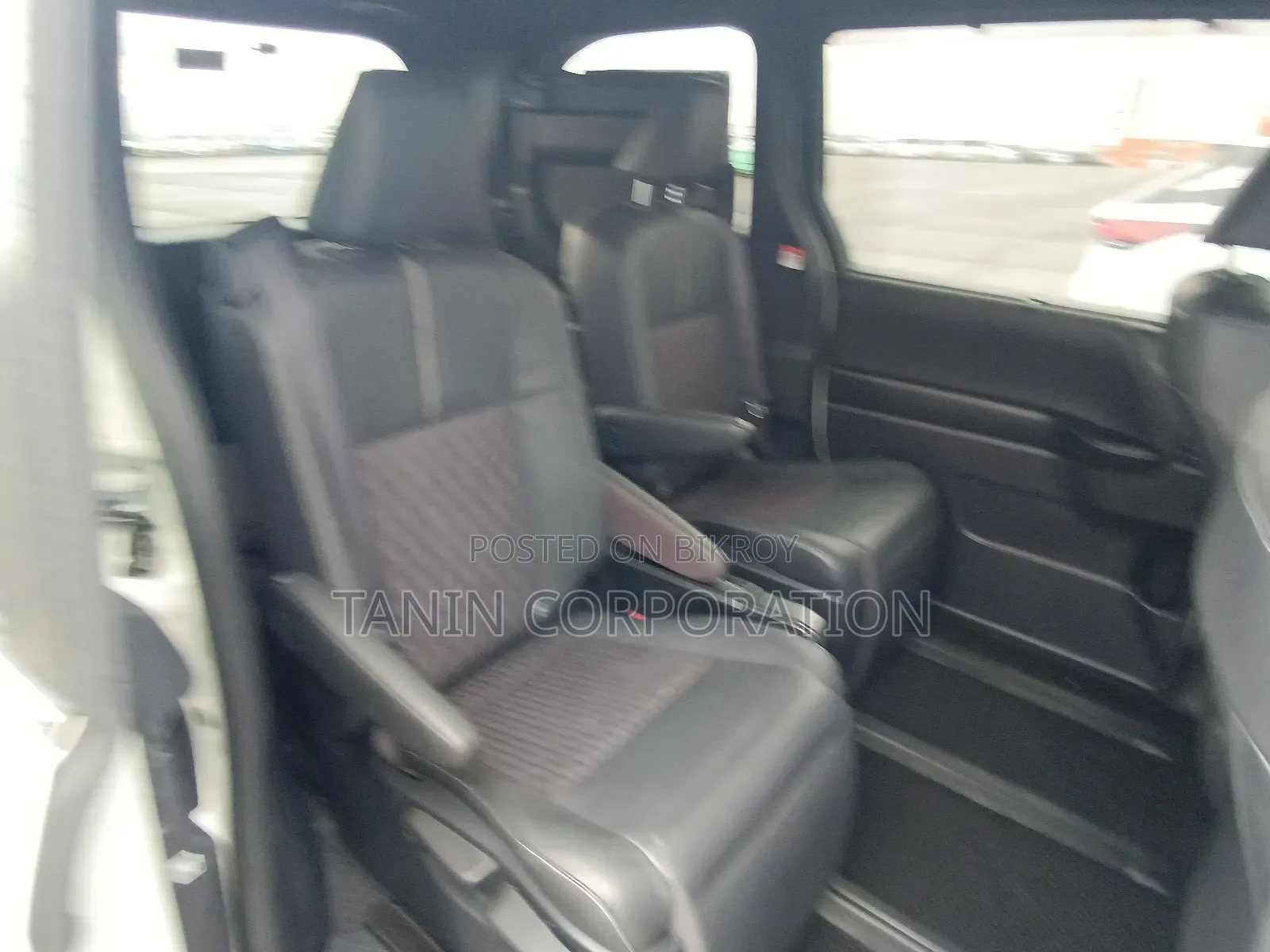 Toyota Noah 2024 Pearl