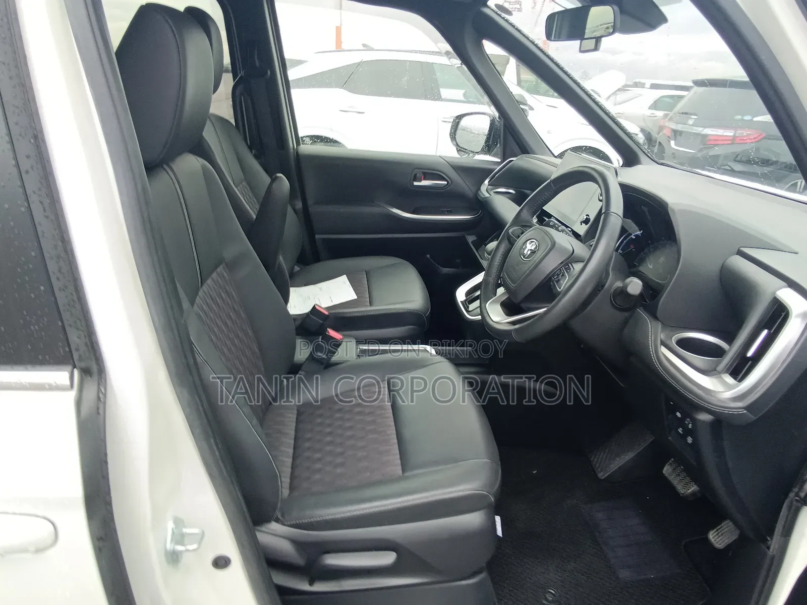 Toyota Noah 2024 Pearl