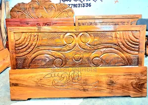 ৬ফিট ৭ ফিট সেমি বক্স খাট