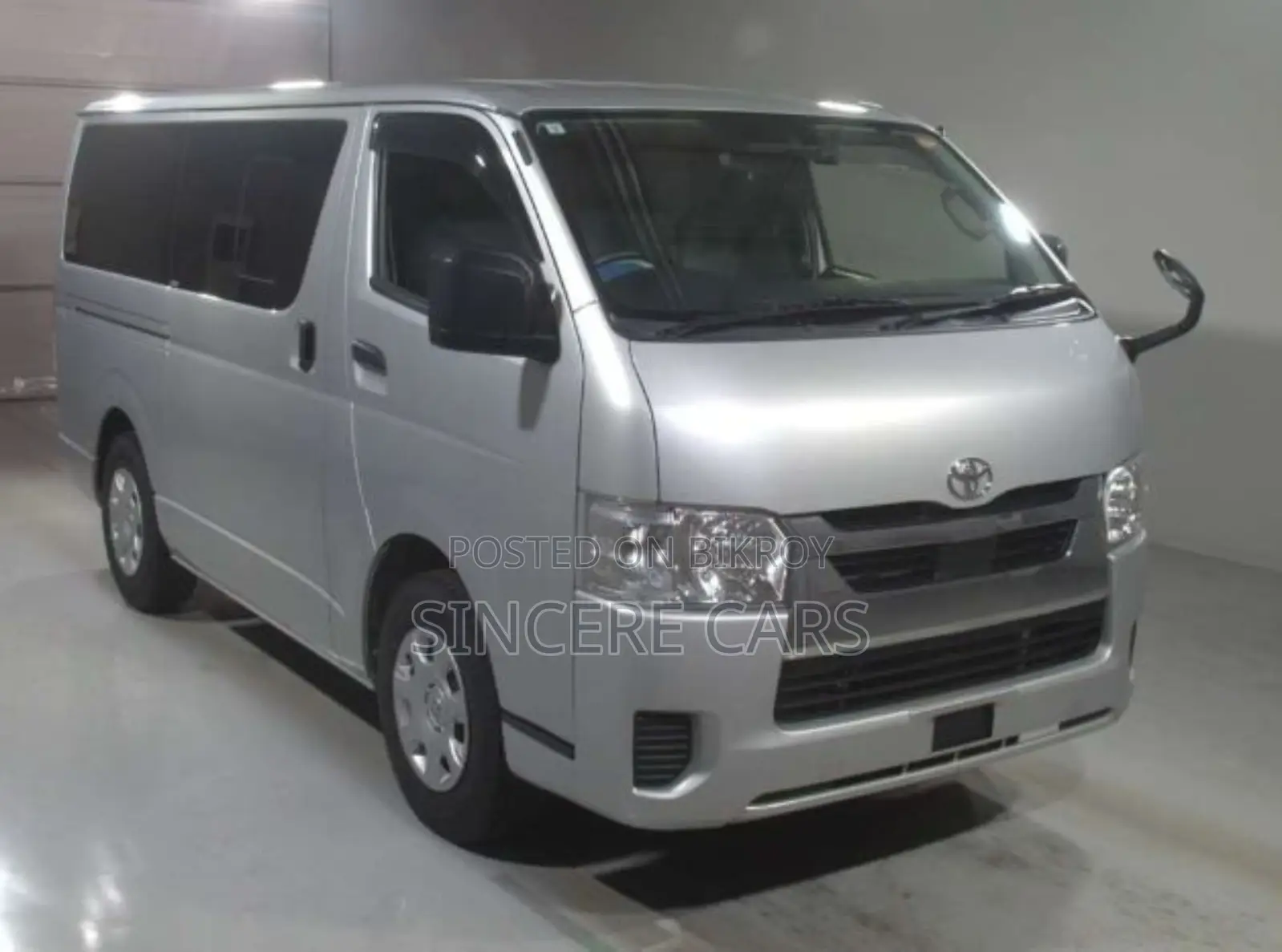 Toyota HiAce 2021 Silver