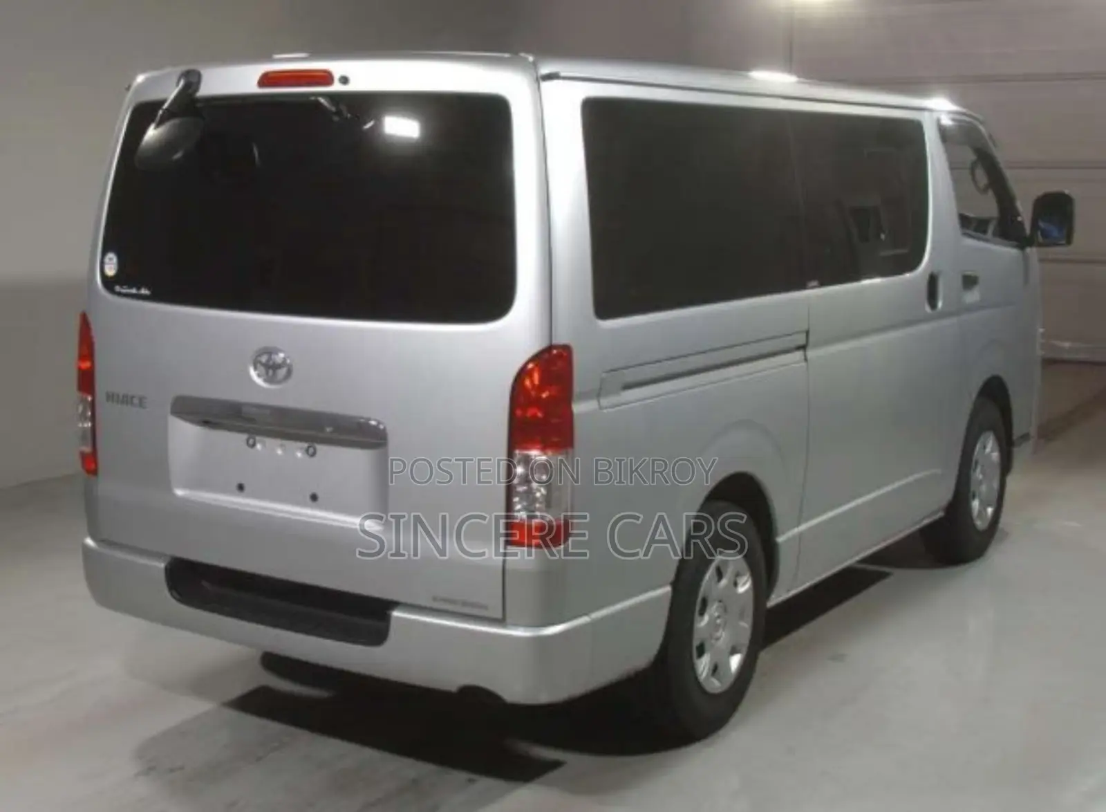 Toyota HiAce 2021 Silver