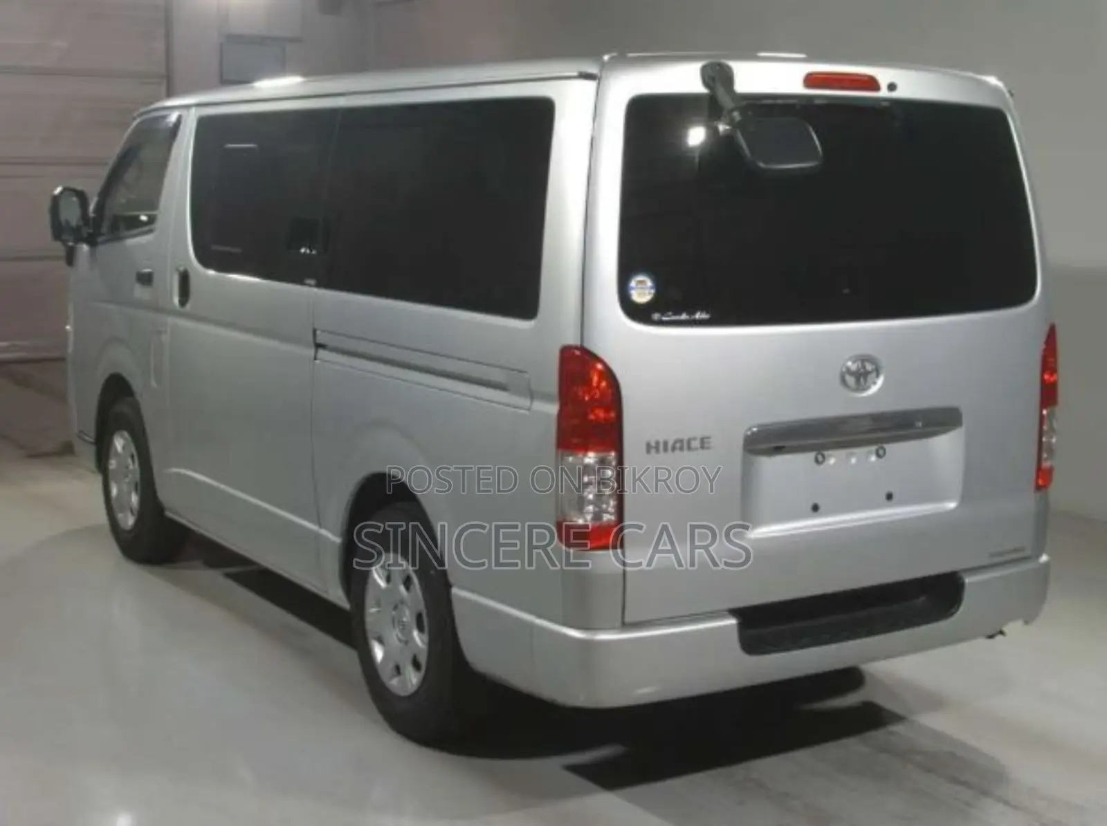 Toyota HiAce 2021 Silver
