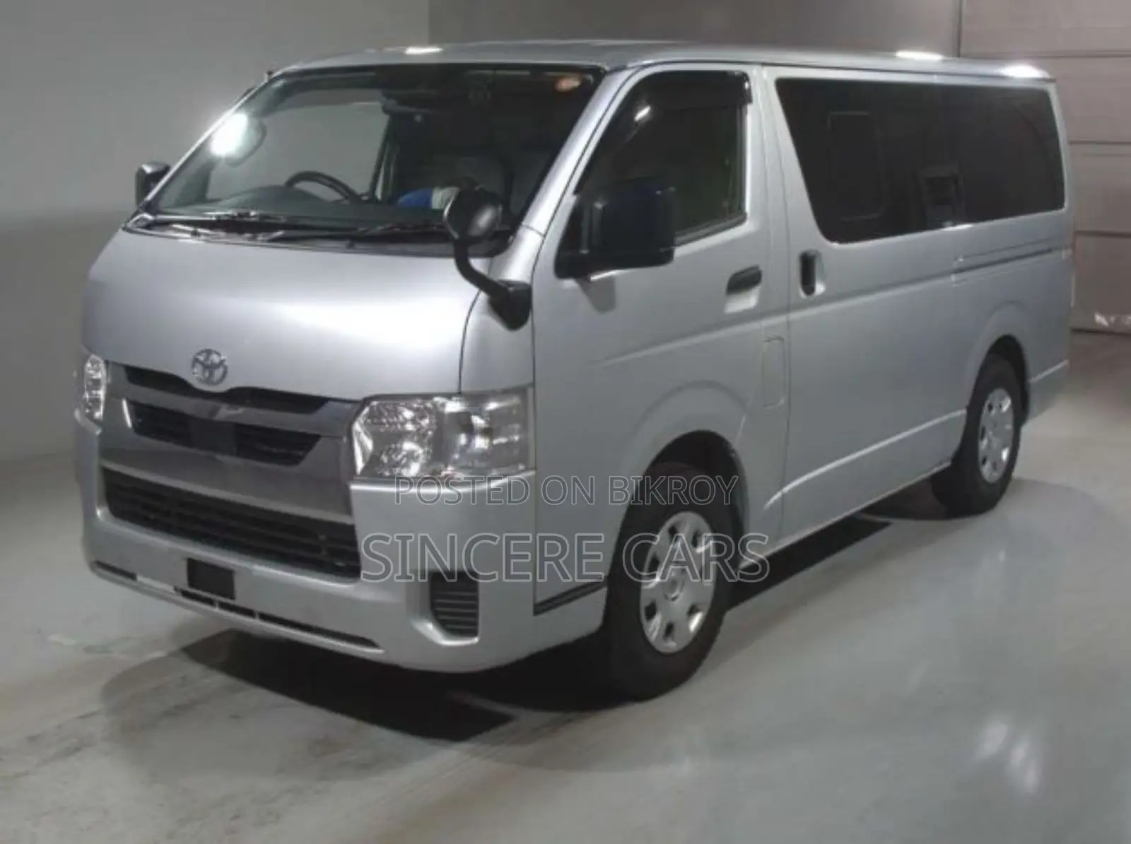 Toyota HiAce 2021 Silver