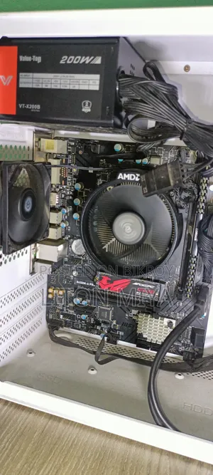 Desktop Computer MSI 8GB AMD Ryzen 5 SSD 256GB