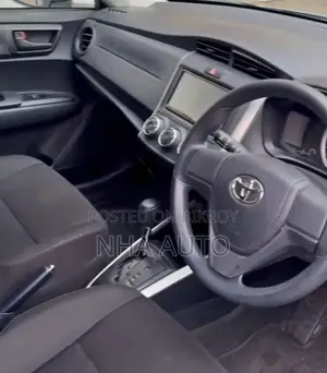Toyota Corolla Fielder 1.5 Petrol Front-Wheel Drive 2021 Silver