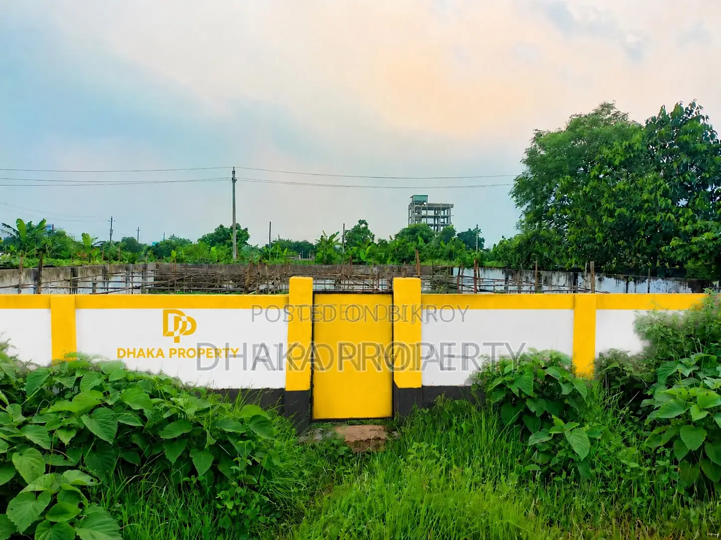Front Open 3 Katha North Facing Plot at Sector-24